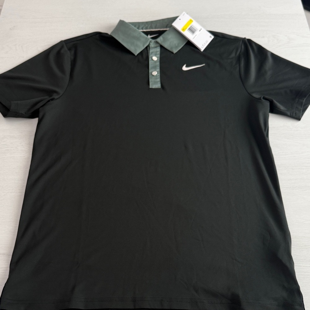 Nike Men's Dark Polo Shirt with Green Collar Size M Golf